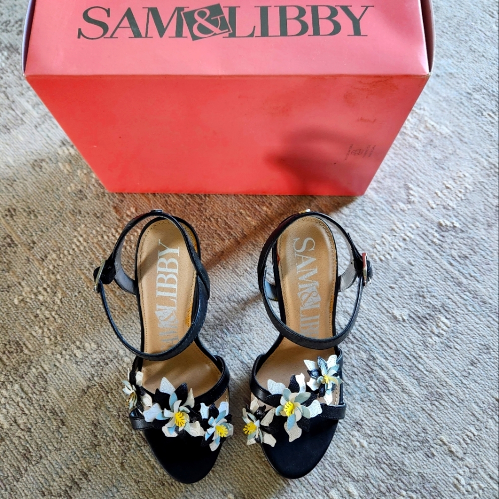 Sam & Libby black flowery sandals 9.5